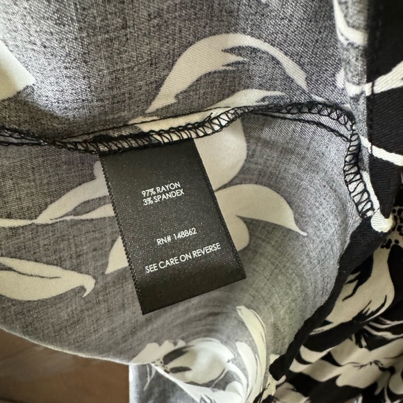 NEW✨TORRID Black Floral Challis Cami - Picture 2 of 5